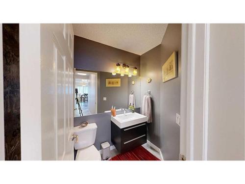 238 Valley Glen Heights Nw, Calgary, AB - Indoor Photo Showing Bathroom