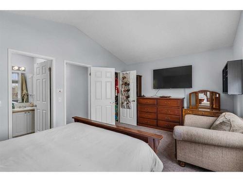 377 Country Hills Place Nw, Calgary, AB - Indoor Photo Showing Bedroom