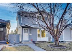 241 Deerview Drive SE Calgary, AB T2J 6W7