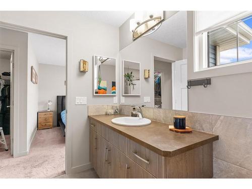 315 Evanston Way Nw, Calgary, AB - Indoor Photo Showing Bathroom