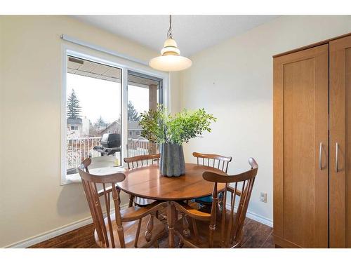 81 Shawinigan Road Sw, Calgary, AB - Indoor Photo Showing Dining Room