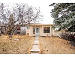 81 Shawinigan Road SW Calgary, AB T2Y 2N7