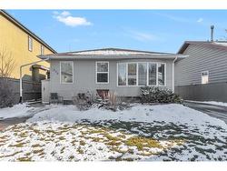 272 Deer Run Crescent SE Calgary, AB T2J 5N5