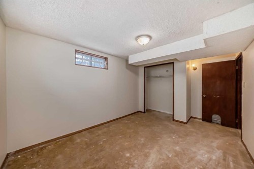 652 Queensland Drive Se, Calgary, AB - Indoor Photo Showing Other Room