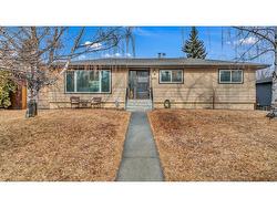 4212 5 Avenue SW Calgary, AB T3C 0C3