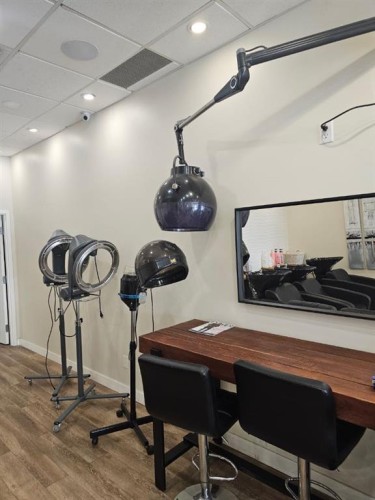 102-5809 Macleod Trail Sw, Calgary, AB 