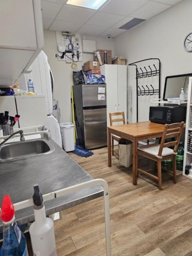 102-5809 Macleod Trail Sw, Calgary, AB 