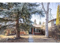 48 Midglen Drive SE Calgary, AB T2X 1G7