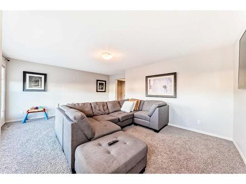 222 Cranston Gate Se, Calgary, AB - Indoor Photo Showing Living Room