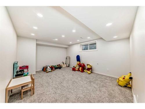 222 Cranston Gate Se, Calgary, AB - Indoor Photo Showing Basement