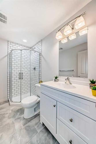 222 Cranston Gate Se, Calgary, AB - Indoor Photo Showing Bathroom