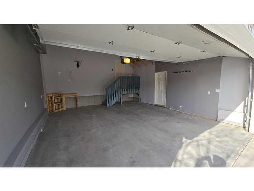 222 Cranston Gate Se, Calgary, AB - Indoor Photo Showing Garage