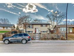 15 Pennsburg Way SE Calgary, AB T2A 2J3