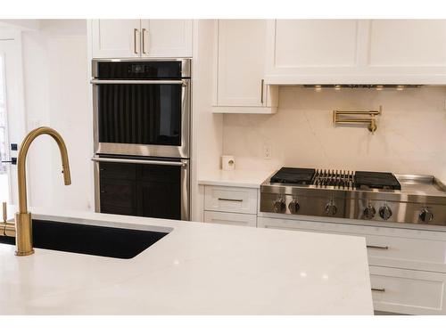 52 Patterson Crescent Sw, Calgary, AB - Indoor Photo Showing Kitchen