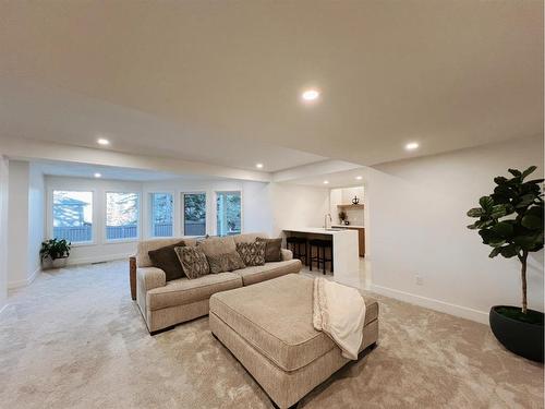 52 Patterson Crescent Sw, Calgary, AB - Indoor Photo Showing Living Room