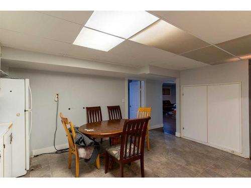 3439 56 Street Ne, Calgary, AB - Indoor Photo Showing Dining Room