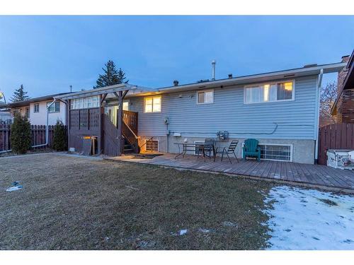 3439 56 Street Ne, Calgary, AB - Outdoor