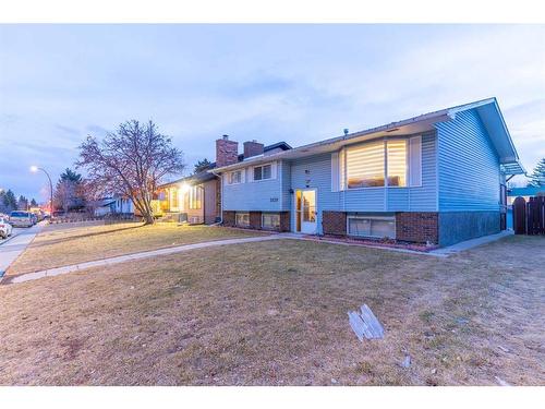 3439 56 Street Ne, Calgary, AB - Outdoor