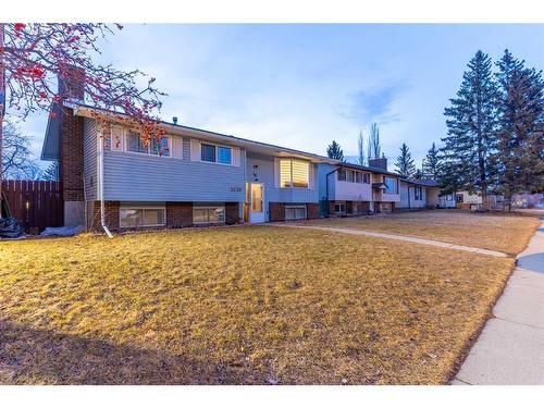 3439 56 Street Ne, Calgary, AB - Outdoor