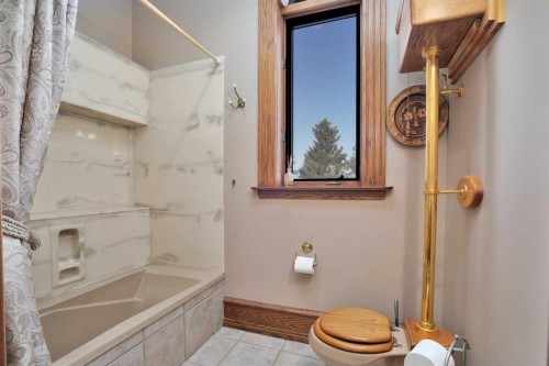 31027 Range Road 50, Rural Mountain View County, AB - Indoor Photo Showing Bathroom