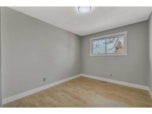 332 Pinewind Close Ne, Calgary, AB - Indoor Photo Showing Other Room