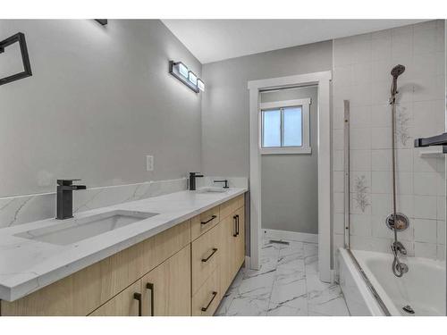 332 Pinewind Close Ne, Calgary, AB - Indoor Photo Showing Bathroom