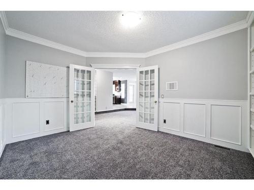 207 Hawkview Manor Circle Nw, Calgary, AB - Indoor Photo Showing Other Room