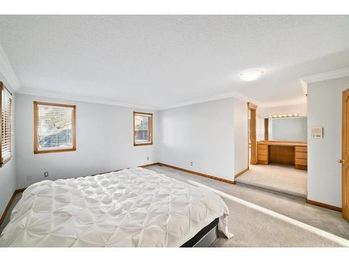 207 Hawkview Manor Circle Nw, Calgary, AB - Indoor Photo Showing Bedroom