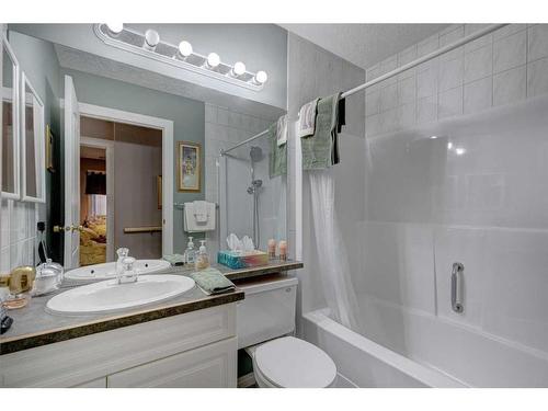 4 Evergreen Way Sw, Calgary, AB - Indoor Photo Showing Bathroom