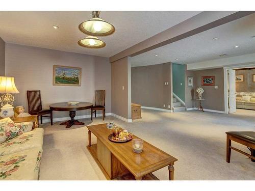 4 Evergreen Way Sw, Calgary, AB - Indoor Photo Showing Other Room