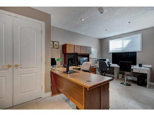 4 Evergreen Way Sw, Calgary, AB - Indoor Photo Showing Office