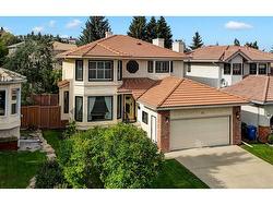 77 Signature Close SW Calgary, AB T3H 2V7