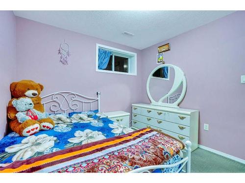 22 Saddleback Road Ne, Calgary, AB - Indoor Photo Showing Bedroom