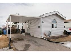 29 Erin Woods Circle SE Calgary, AB T2B 3C9