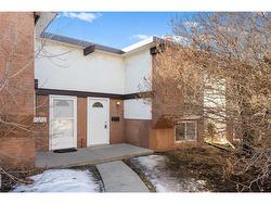 111 Pinemont Bay NE Calgary, AB T1Y 2V7