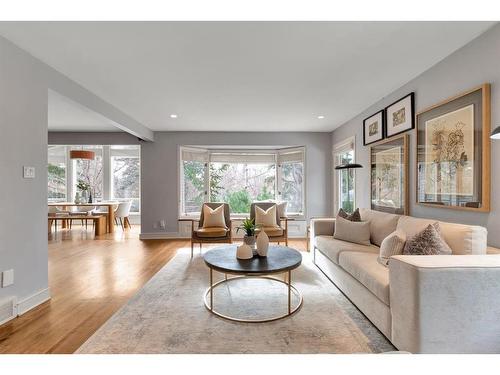 4316 Anne Avenue Sw, Calgary, AB - Indoor Photo Showing Living Room