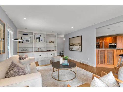 4316 Anne Avenue Sw, Calgary, AB - Indoor Photo Showing Living Room