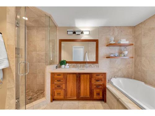 4316 Anne Avenue Sw, Calgary, AB - Indoor Photo Showing Bathroom