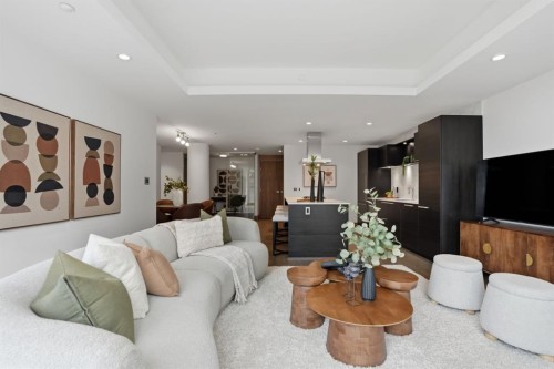 907-738 1 Avenue Sw, Calgary, AB - Indoor Photo Showing Living Room