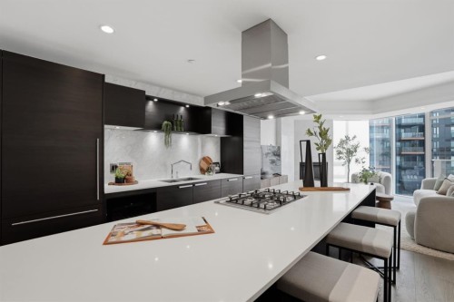 907-738 1 Avenue Sw, Calgary, AB - Indoor Photo Showing Kitchen With Double Sink With Upgraded Kitchen