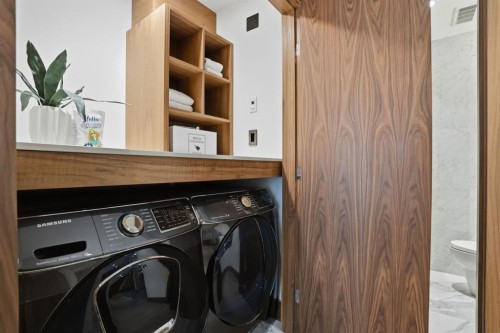 907-738 1 Avenue Sw, Calgary, AB - Indoor Photo Showing Laundry Room
