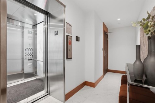 907-738 1 Avenue Sw, Calgary, AB - Indoor Photo Showing Other Room