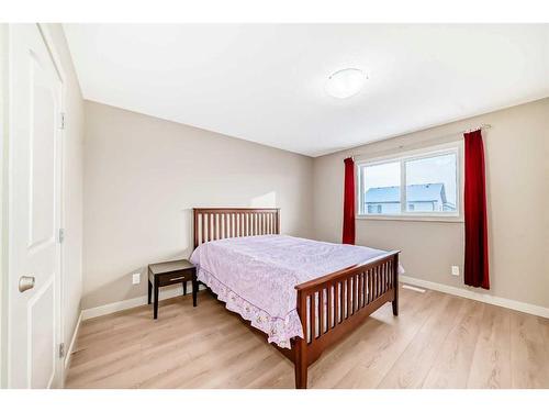 50 Everwoods Link Sw, Calgary, AB - Indoor Photo Showing Bedroom