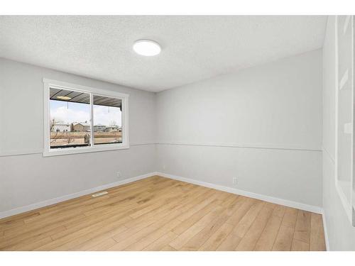 92 Templeby Road Ne, Calgary, AB - Indoor Photo Showing Other Room