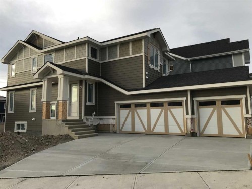 67 Sunrise Heath  Cochrane, AB T4C 3C5