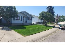 188 Maidstone Way NE Calgary, AB T2A 3Z1