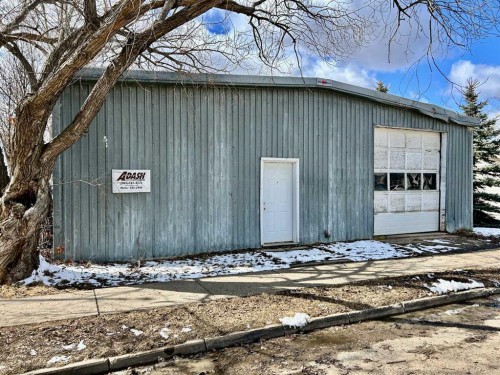 125 2 Avenue Se, Three Hills, AB 