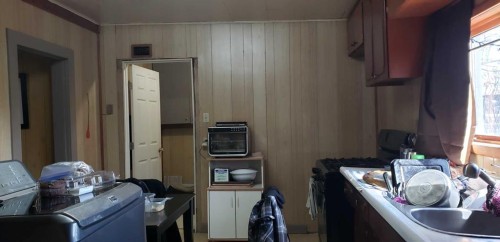 216 3 Avenue North, Champion, AB - Indoor Photo Showing Laundry Room