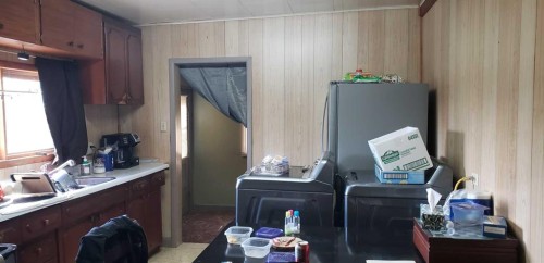 216 3 Avenue North, Champion, AB - Indoor Photo Showing Laundry Room