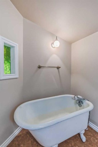 1638 15 Avenue Sw, Calgary, AB - Indoor Photo Showing Bathroom